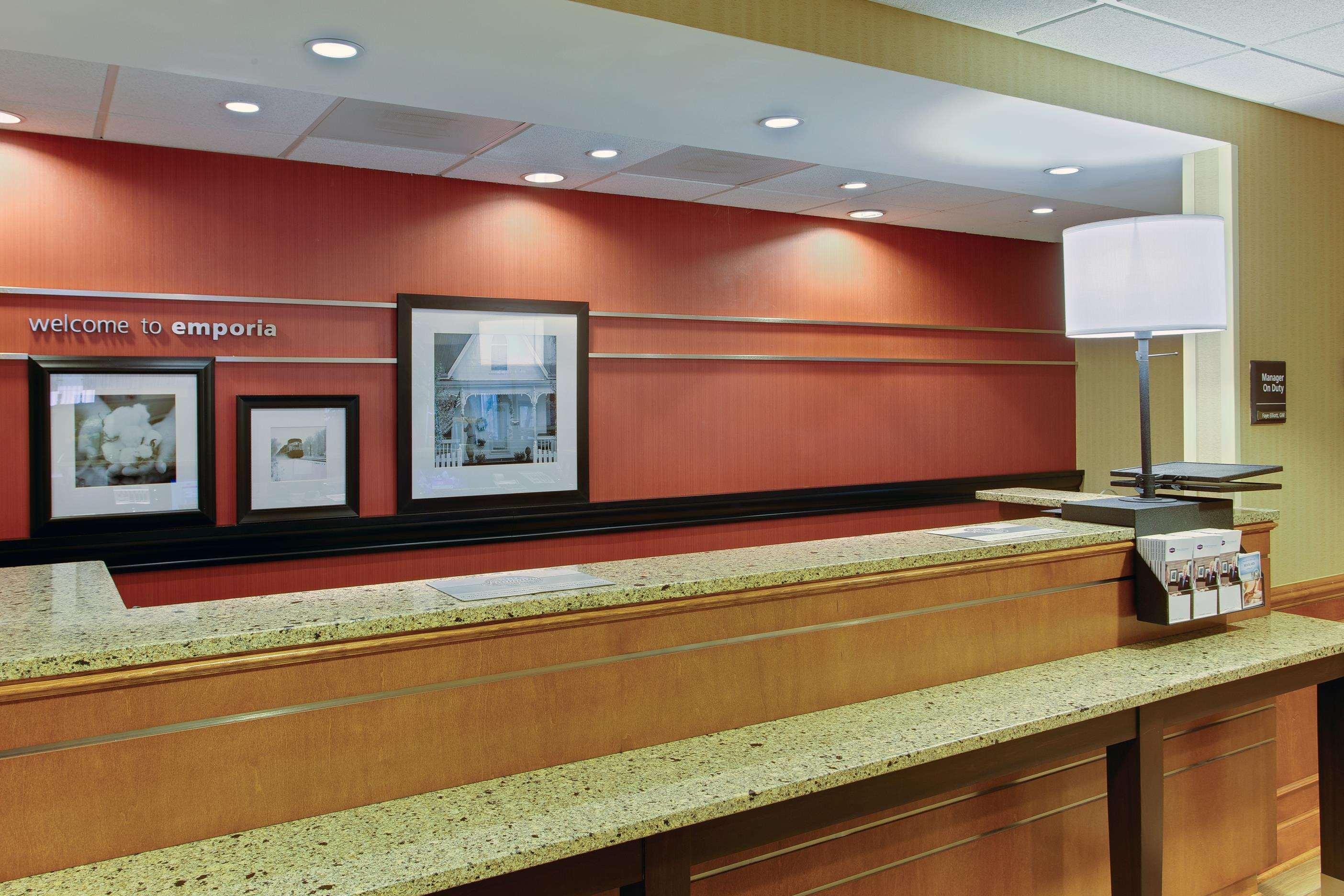 Hampton Inn Emporia Exteriör bild