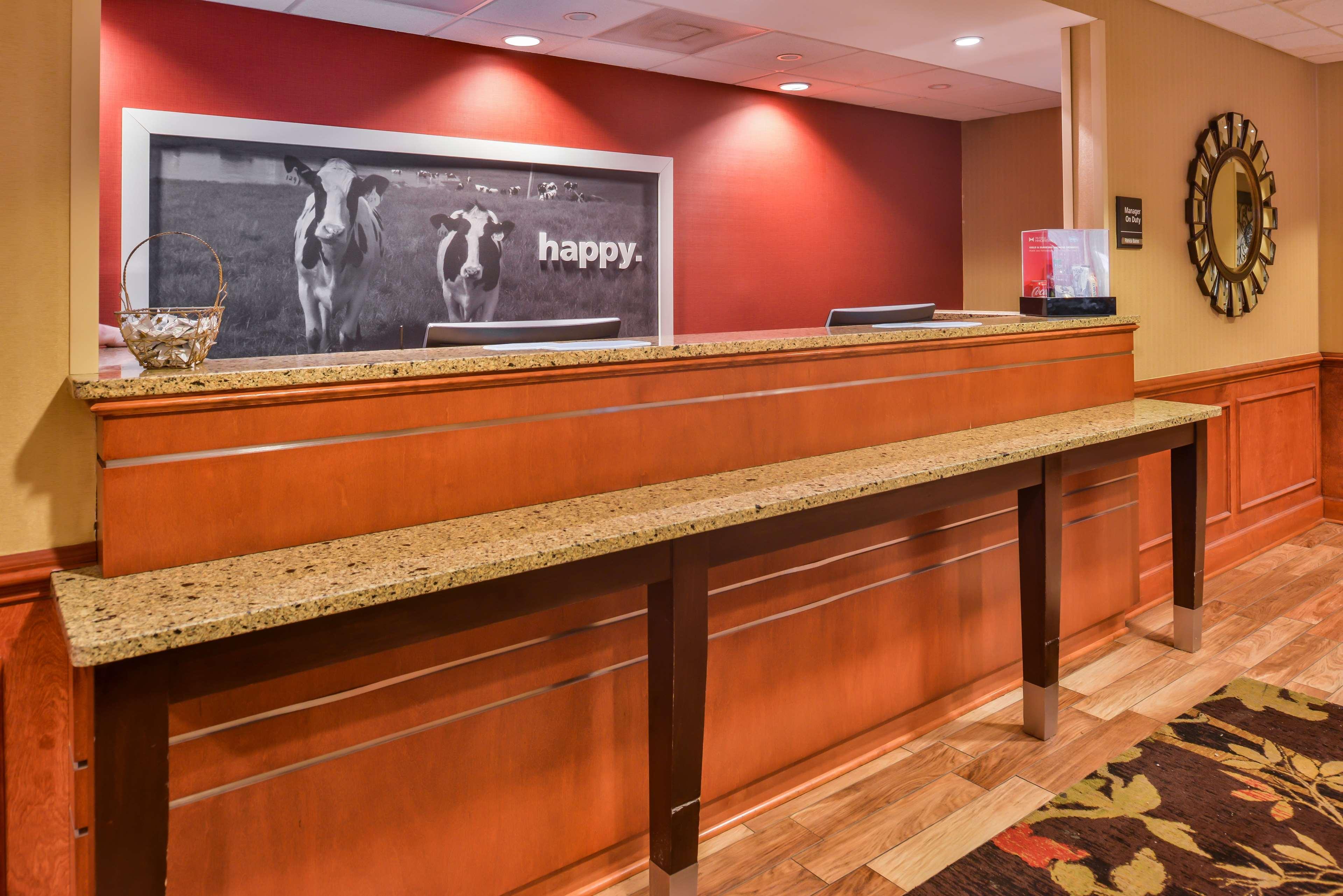 Hampton Inn Emporia Exteriör bild