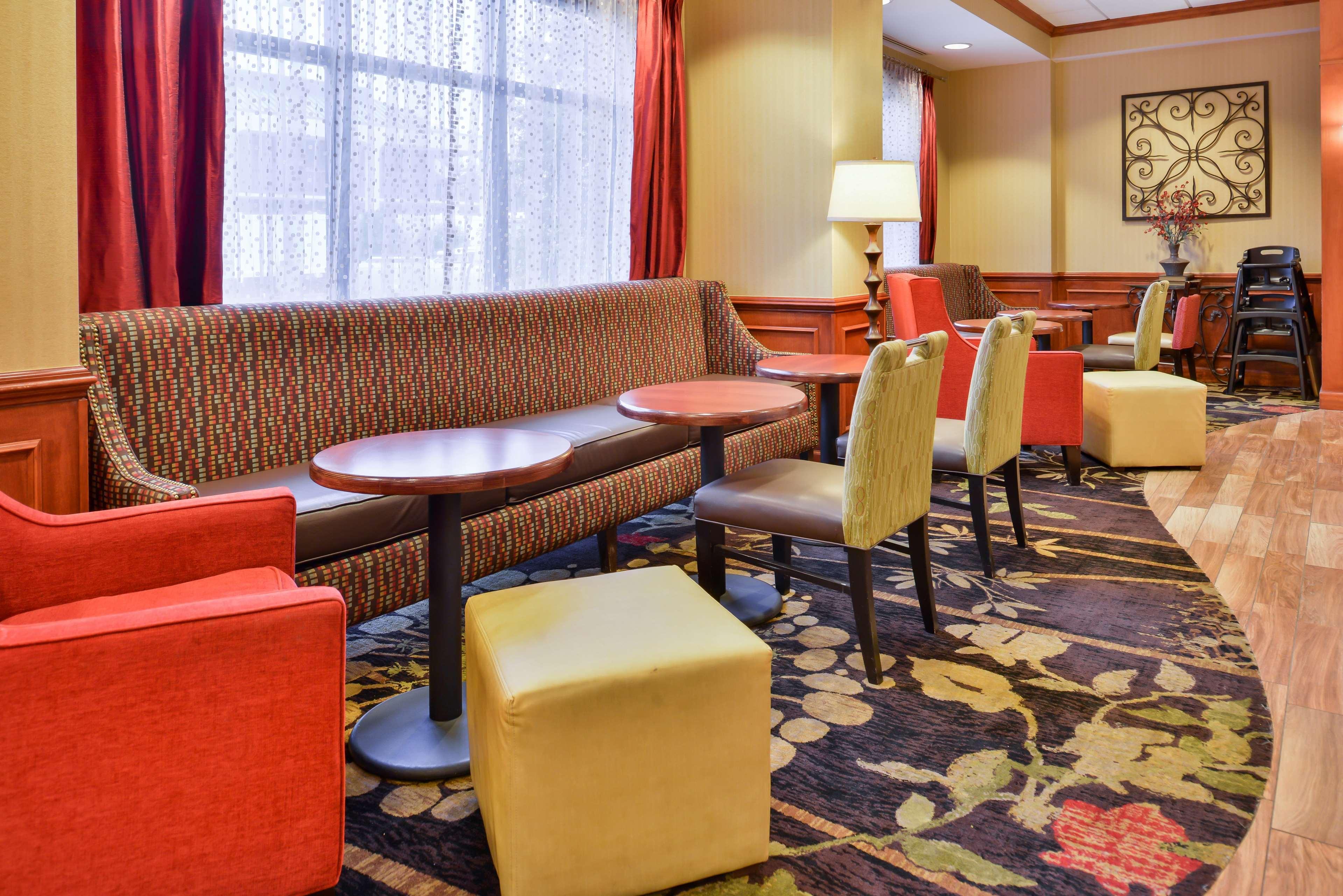 Hampton Inn Emporia Exteriör bild