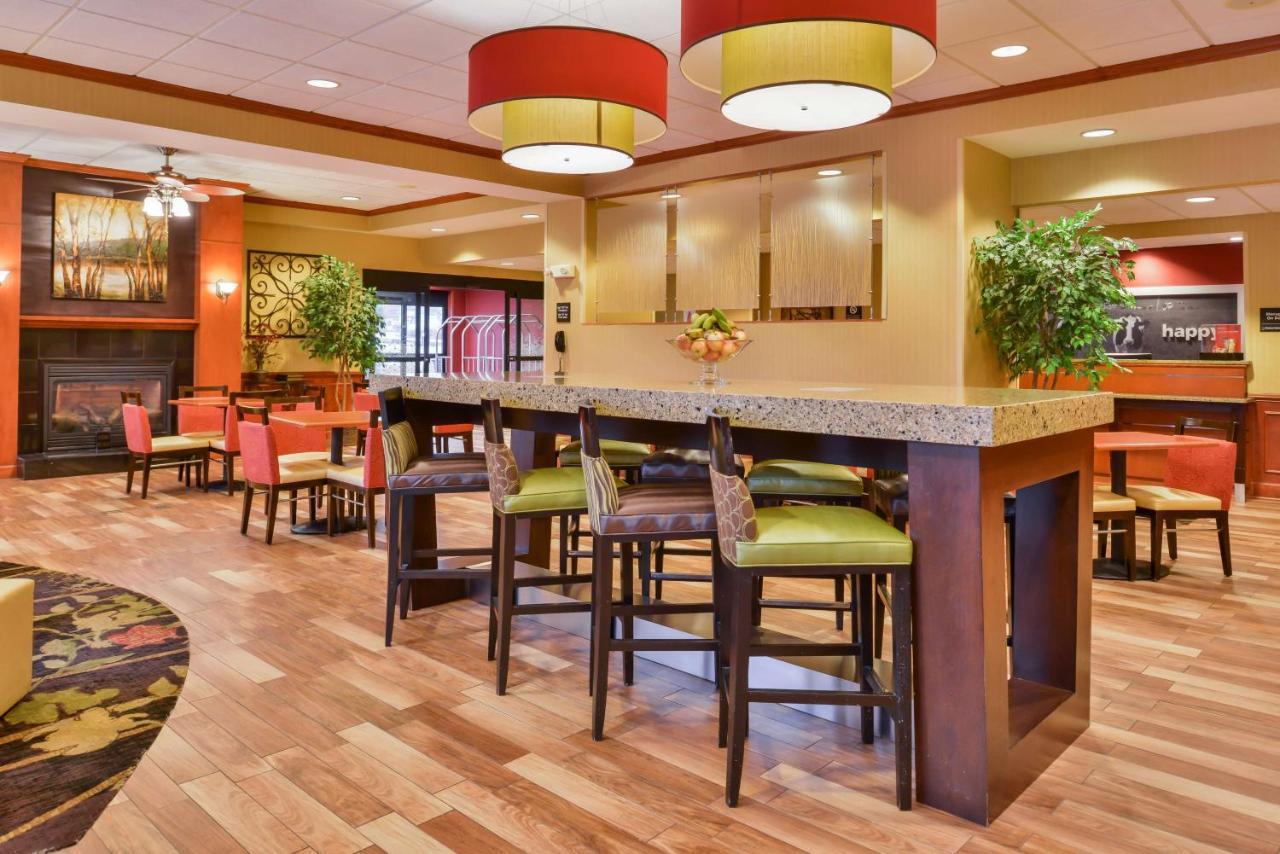 Hampton Inn Emporia Exteriör bild